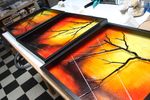 Deze glasschilderijen zijn tot stand gekomen in samenwerking met Ellen Prinse. Fusing in combinatie met lampworking. De takken in de schilderijlijsten zijn 3-d en gemaakt aan de brander.