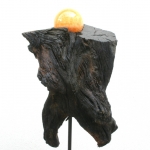 Albert Jan Rouwkema - Embraced by History ( oerhout uit Roderwolde, bol:oranje calciet) Albert Jan Rouwkema - Embraced by History ( oerhout uit Roderwolde, bol:oranje calciet)