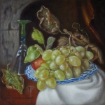 Stilleven met druiven op aardewerkenschaal, glaswerk en witte doek
