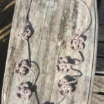 Gehaakte ketting bloemetjes zilver Gehaakte ketting bloemetjes zilver