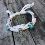 Ibiza armband geknoopt kralen wit turquoise Ibiza armband geknoopt kralen wit turquoise
