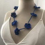 Gehaakte ketting bloemetjes Kobalt Gehaakte ketting bloemetjes Kobalt