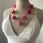 Ketting gehaakt bloemetjes Oeillet Ketting gehaakt bloemetjes Oeillet