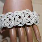 Armband geknoopt leerkoord wit Armband geknoopt leerkoord wit