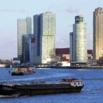 Kop van Zuid met binnenvaart Kop van Zuid met binnenvaart