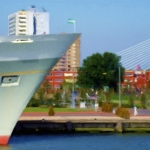 s.s. Rotterdam met Erasmusbrug s.s. Rotterdam met Erasmusbrug