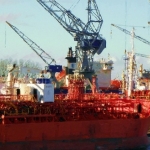 Tanker aan de werf Tanker aan de werf
