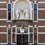 GEVEL IN HUIZEN GEVEL IN HUIZEN