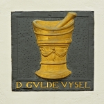 GEVELSTEEN GEVELSTEEN