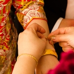 Met goud omhangen Met goud omhangen