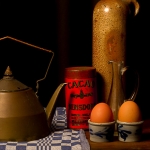 Compositie met koperen ketel Compositie met koperen ketel