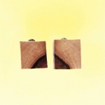 Houten oorbellen van laurier met clips Houten oorbellen van laurier met clips