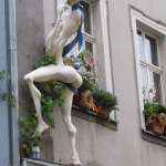 Lovely lady at the wall Thuringen Duitsland Lovely lady at the wall Thuringen Duitsland