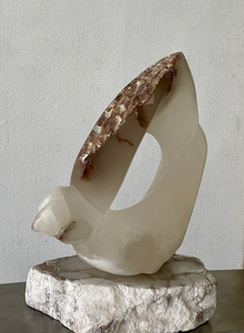 In deze groep bevinden zich alle albast beelden.