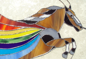 Vensterhangers in glas en lood.