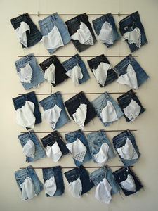 Through advertising I was looking for old white ladies handkerchiefs with lace, monogram or open a sewingwork for one project. I was hoping to get about ten, eventually I got about four hundred. Great!! Now I'am going to use them in several different projects.