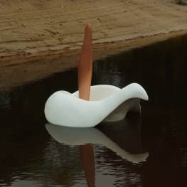 Wiegend in het water / Rocking in the water Wiegend in het water / Rocking in the water
