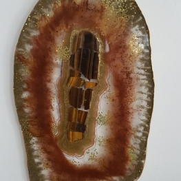geode bruin met plakjes edelsteen tijgeroog geode bruin met plakjes edelsteen tijgeroog
