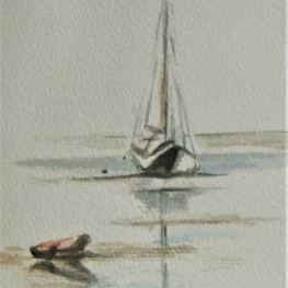 Afgemeerde zeilboot met roeibootje op het wad van Vlie Afgemeerde zeilboot met roeibootje op het wad van Vlie