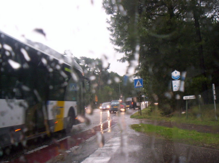 Naar school