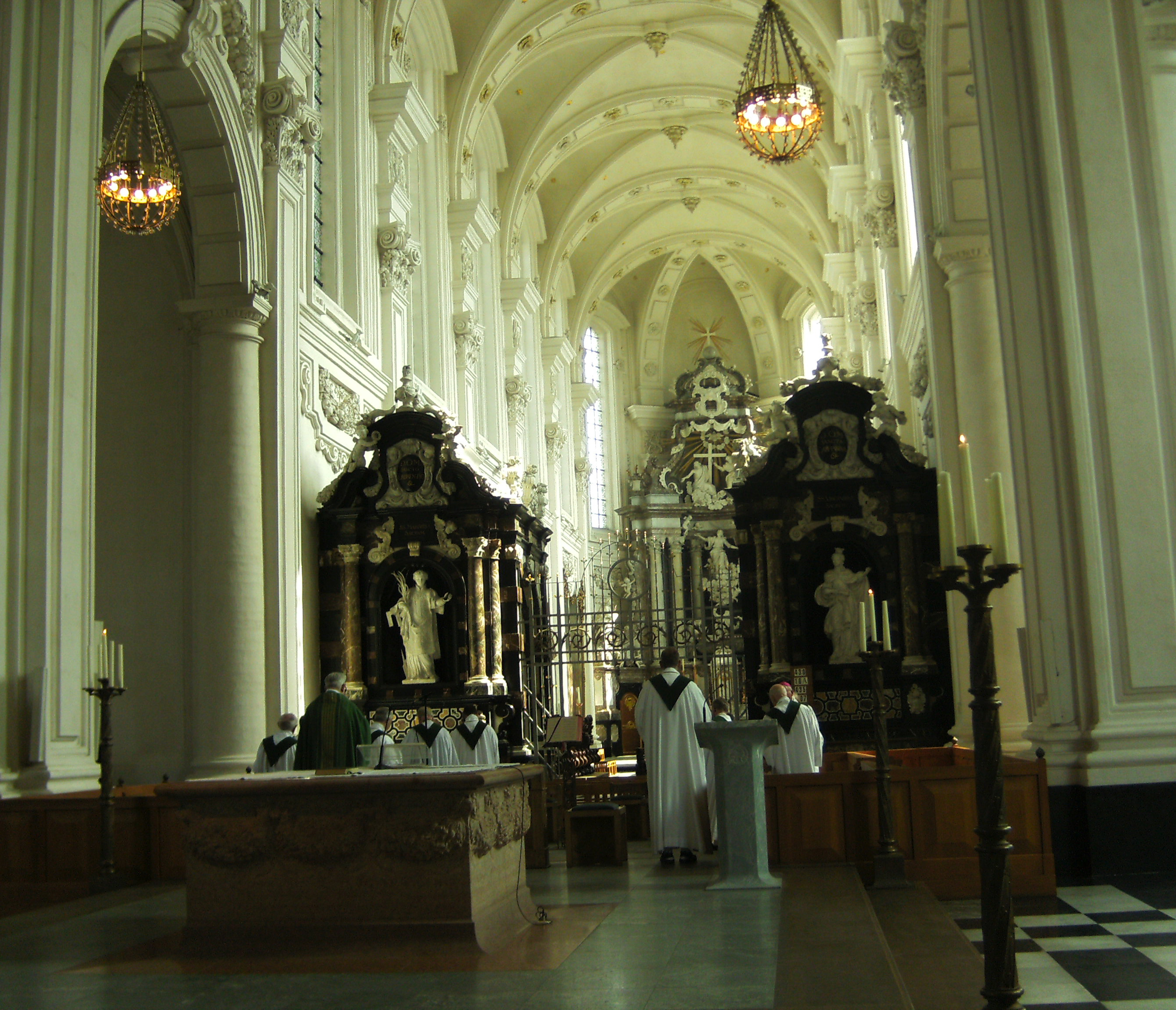 De kerk bloost