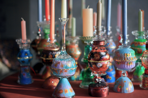 @Glanskandelaars for sale :
@Menno Kroon - Amsterdam
@Neill Strainn - LONDEN UK
@Huis van Middenmeer
@Flower Artist SdB Heemskerk
@Museum Flehite - Amersfoort
@IQ kunst - Zwolle/Amersfoort
@Nozili - Arnhem - De Steeg
@Natuurlijk Bloemen van Marieke - Druten
@Joy Flowers - Valkenburg a/d Geul
@Zoomers - Rotterdam
@Pure Flowers Peter van der Meij - Den Haag
@Bubbles & More - Bilthoven
@Artistiek Breda
@Boogarderie Sint-Truiden BE
more info: info@ansbakker.nl