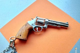 Revolver Revolver