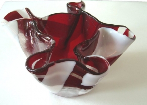 Rood met witte plooivaas Rood met witte plooivaas