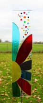 Tuinsteker met een halve bloem Tuinsteker met een halve bloem