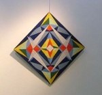 Mozaiekkunstenares Ineke Stolk zet het abstract geometrische werk om in mozaiek. Zij maakt hier Wandobjecten van. Deze fraaie en unieke Wandobjecten zijn nu ook te koop.