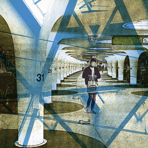 Een aantal recente digitale fine art-prints, waarin het station Amsterdam Centraal staat, met zijn kenmerkende water en bebouwing. De collage-prints zijn opgebouwd uit verschillende lagen, die ik maakte uit mijn eigen foto's.