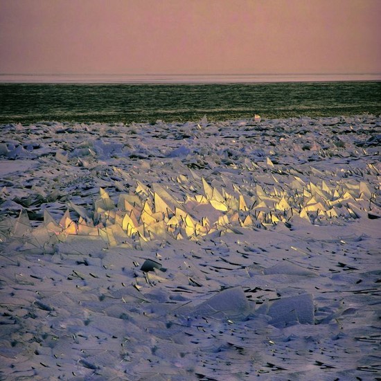 Ice scape 0037 - 2/6