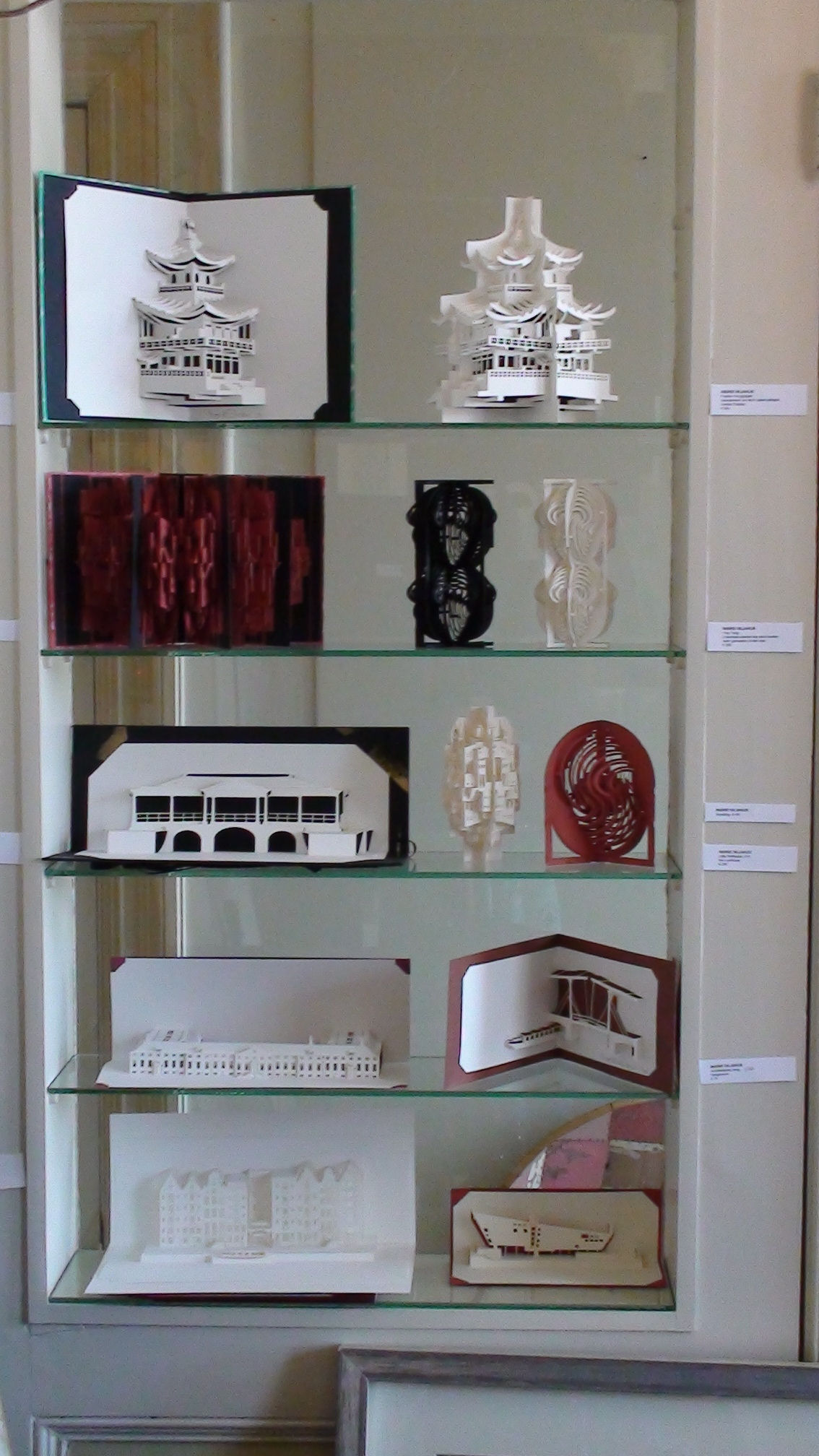 Pictures of work in gallery Wies Willemsen