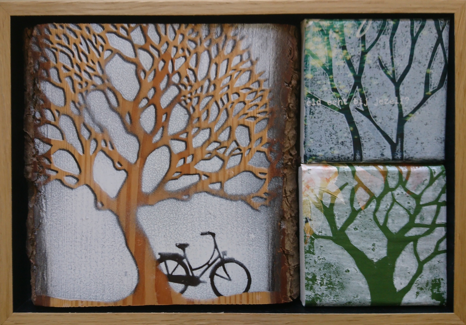 Bomencompositie met fiets