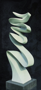 Deze beelden symboliseren het vinden van je eigen weg naar vrijheid. Vrijheid in ontwikkeling, in zelfontplooïng en vrijheid in de meest existentiële zin; te kunnen gaan en staan waar je wil en in staat zijn je eigen keuzes te maken.