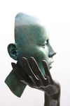 Portret op hand en hardstenen sokkel. BRONS