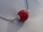De eeuwenoude kunst van het emailleren pas ik toe op moderne sieraden.