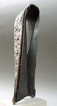 Sculpturen in brons, in abstract-organische en abstract-geometrische vorm weergegeven.