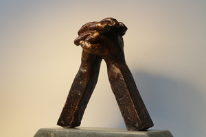 In deze groep enkele bronzen beelden en enkele houten sculpturen