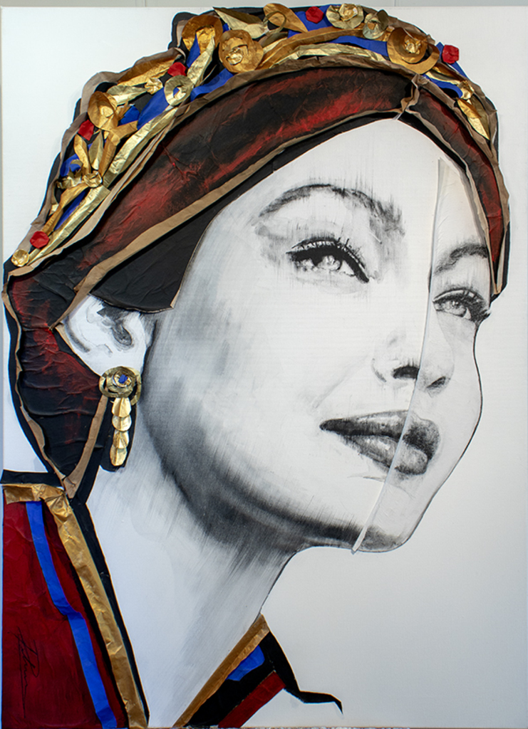 crowned Gigi