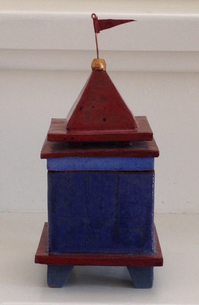 Rood-blauw torendoosje.