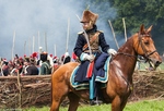 Re-enactment in Bathmen met Honderden Napoleontische strijders aan de ene kant en Pruisen, Kozakken en Landstormers aan de andere kant.