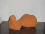 beelden, vaak van vrouwenfiguren; abstraherend