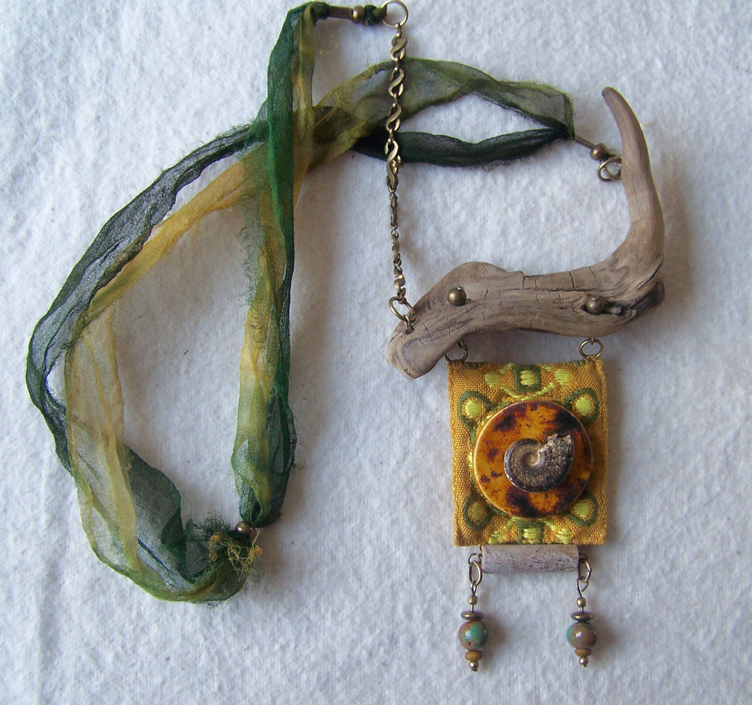 talisman met ammoniet fossiel