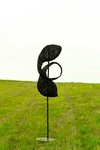 abstracte beelden opgemaakt uit gevonden materialen/ recyclage