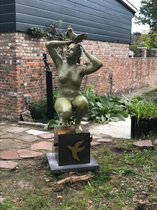 Om beelden te maken maak ik gebruik van modellen en verschillende materialen.