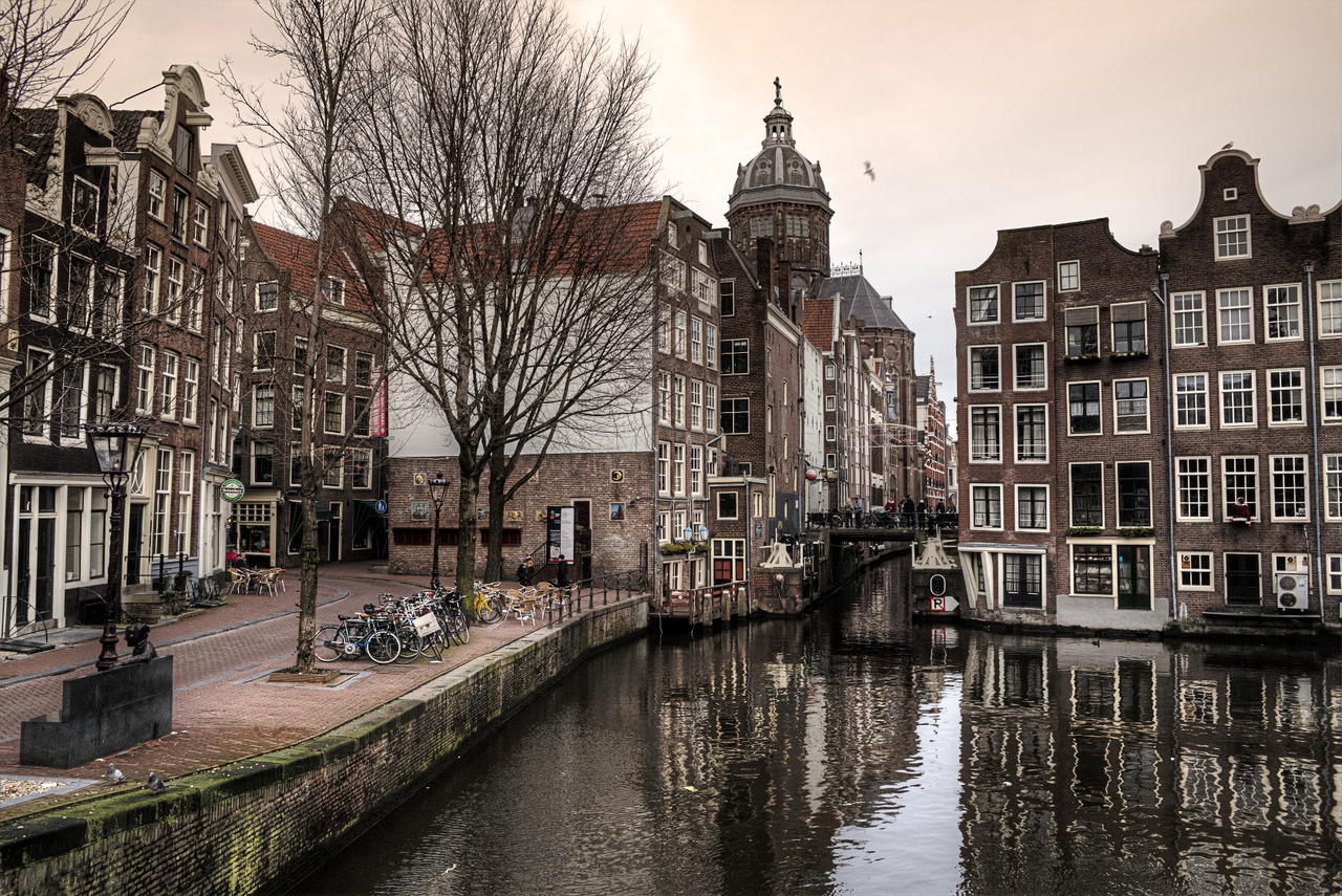 Amsterdam Oudezijds Voorburgwal / kolk