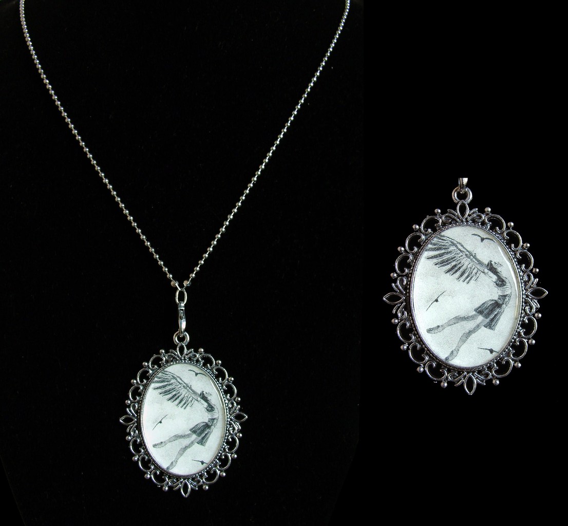 Fly away (ornament Z ball chain)