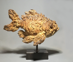 Pieter's fish are alive , captured for eternity in bronze , just as nature captured prehistoric fish in fossils . It is not only the life like quality of his sculptures but also the wonderful patina that Pieter creates for his pieces that sets him apart as an artist .
