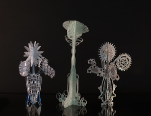 Dit zijn kleine ruimtelijke objecten zijn geïnspireerd ruimtereizen, de melkweg, het heelal en het ontstaan van alles. Ze zijn gemaakt van perspex. Heb je interesse in de spaceflowers, neem dan vooral contact op. Ze zijn via mijn webshop nog niet verkrijgbaar.